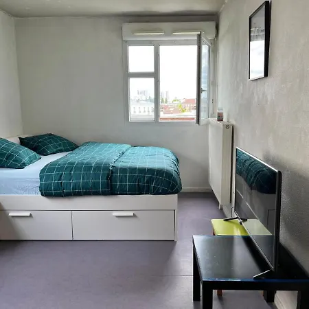 Proche Paris Paisible Et Calme * 拉古尔纳夫